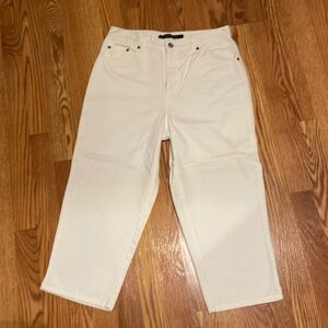 White capri jeans